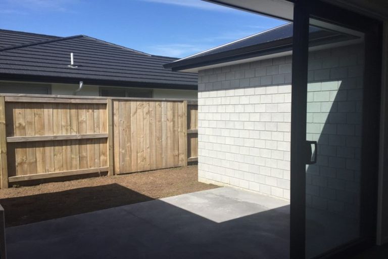 Photo of property in 24 Furlong Road, Papamoa, 3118