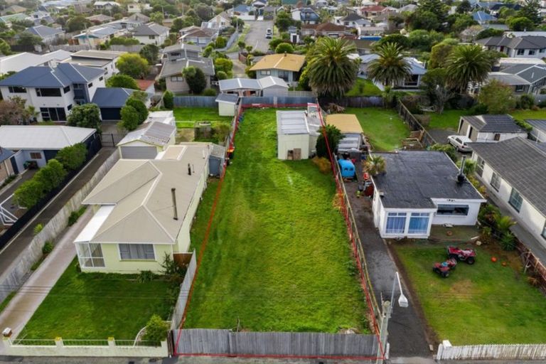 Photo of property in 403 Estuary Road, South New Brighton, Christchurch, 8062