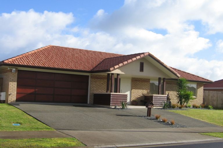 Photo of property in 19 Attymon Lane, East Tamaki, Auckland, 2016
