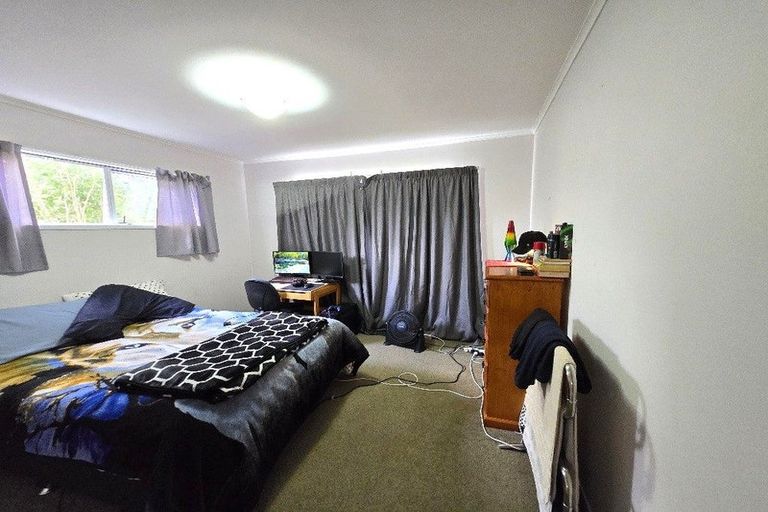 Photo of property in 1/25 Sapphire Place, Bayview, Auckland, 0629