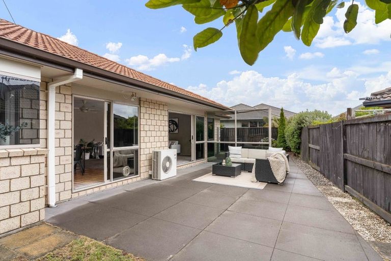 Photo of property in 32 Popata Close, Papamoa Beach, Papamoa, 3118