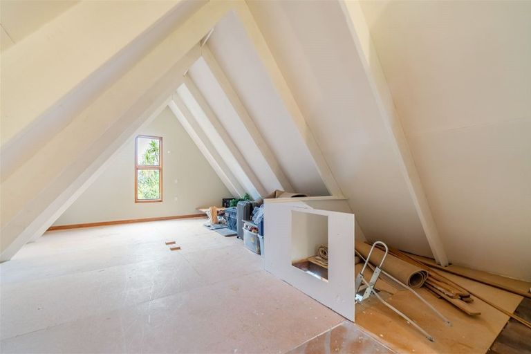 Photo of property in 30c Chatsworth Road, Silverstream, Upper Hutt, 5019