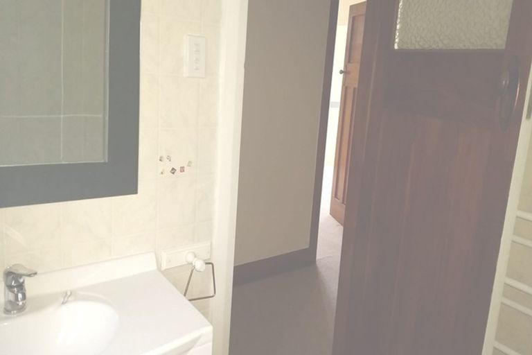 Photo of property in 62 Creswick Terrace, Northland, Wellington, 6012