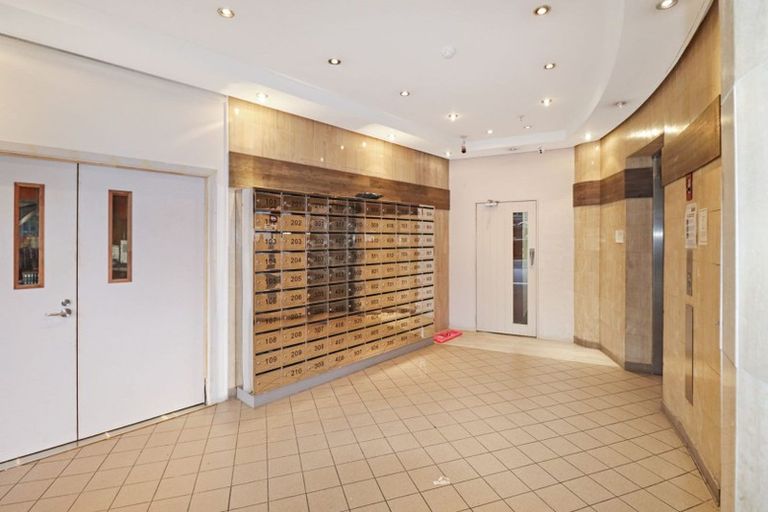 Photo of property in Orange Apartments/victoria Centr, 407/169 The Terrace, Wellington Central, Wellington, 6011