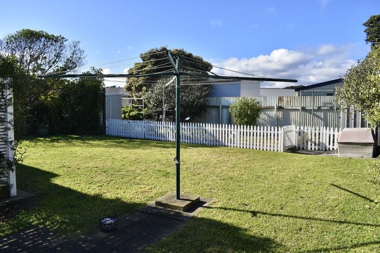 Photo of property in 38 Norfolk Crescent, Otaki Beach, Otaki, 5512