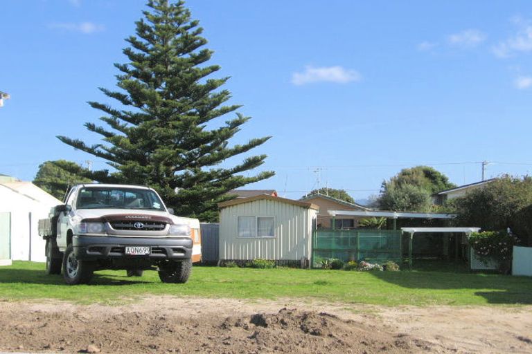 Photo of property in 102 Karewa Parade, Papamoa Beach, Papamoa, 3118