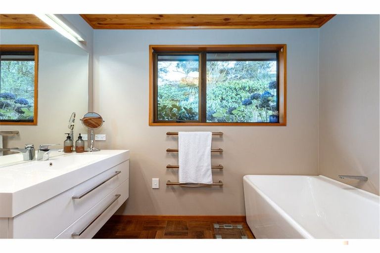 Photo of property in 201 Point Bush Road, Waimate, 7979