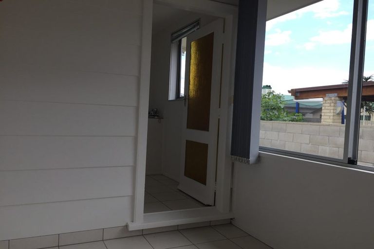 Photo of property in 2 Frank Evans Place, Henderson, Auckland, 0610