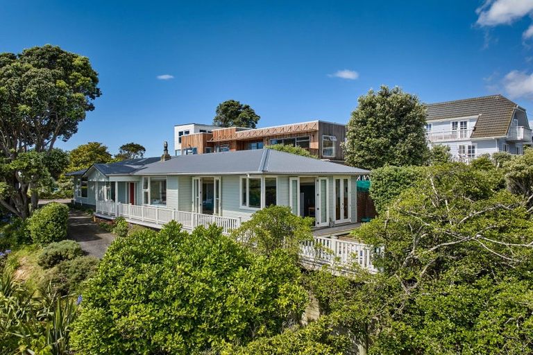 Photo of property in 15 Kainui Road, Raumati South, Paraparaumu, 5032