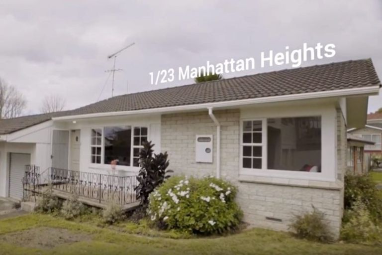 Photo of property in 1/23 Manhattan Heights, Glendene, Auckland, 0602