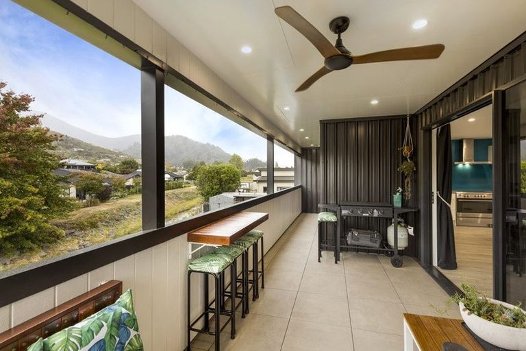 Photo of property in 15 Beach Road, Waikawa, Picton, 7220