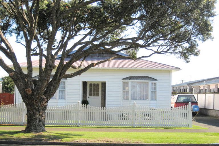 Photo of property in 28 Richmond Street, Fitzroy, New Plymouth, 4312