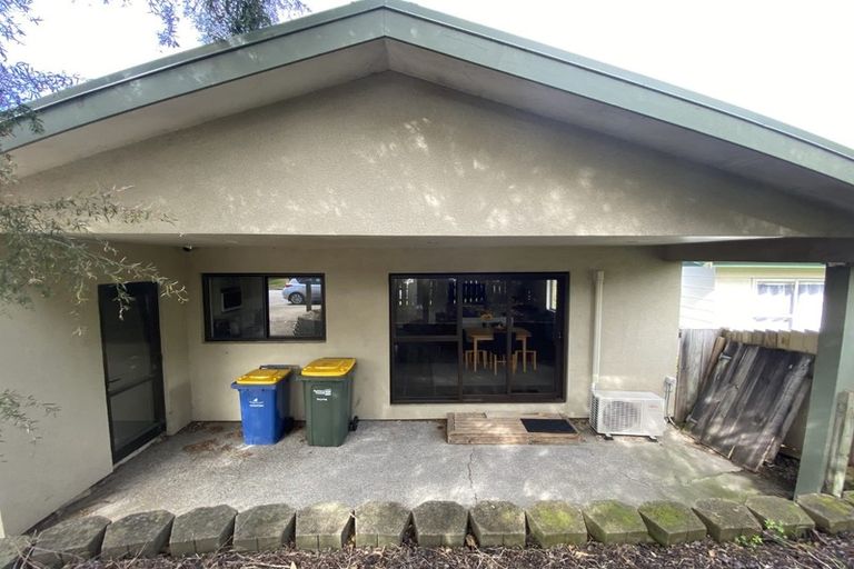 Photo of property in 10 Cedar Heights Avenue, Massey, Auckland, 0614