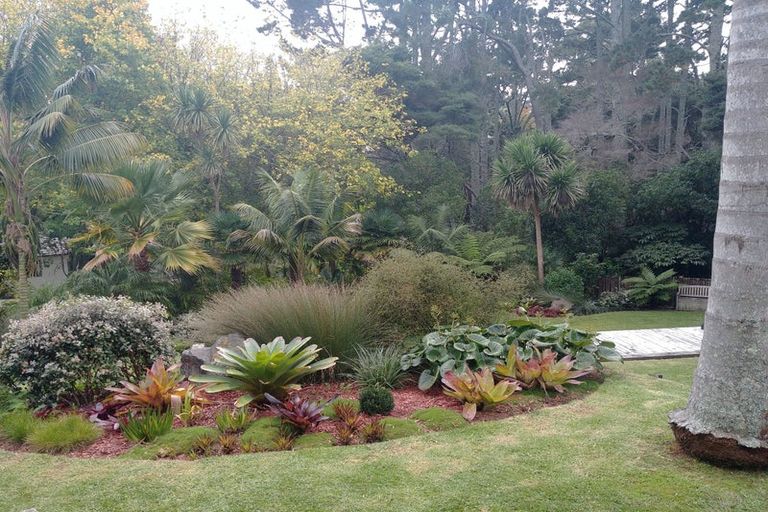 Photo of property in 25 Mcclintock Road, Massey, Auckland, 0614