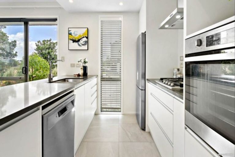 Photo of property in 32 Chaffinch Road, Hobsonville, Auckland, 0616