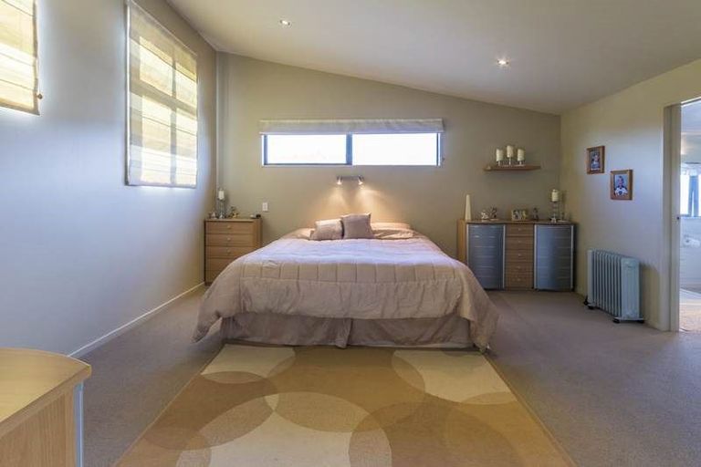 Photo of property in 4 Ryalls Way, Lake Hawea, Wanaka, 9382