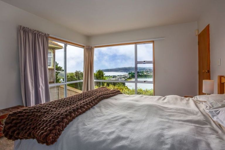 Photo of property in 37 Kahu Road, Paremata, Porirua, 5024