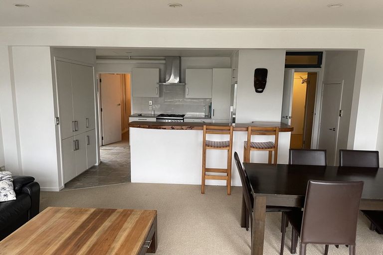 Photo of property in 80b Queen Street, Northcote Point, Auckland, 0627