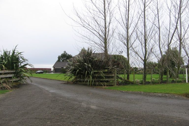 Photo of property in 26 Schnell Drive, Kelvin Grove, Palmerston North, 4414