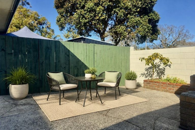 Photo of property in 67 Lincoln Park Avenue, Massey, Auckland, 0614