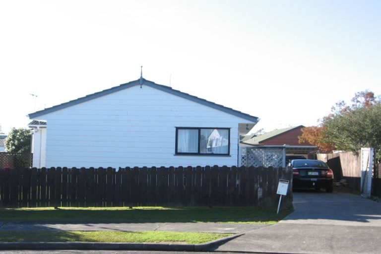 Photo of property in 8 Zurich Place, Weymouth, Auckland, 2103