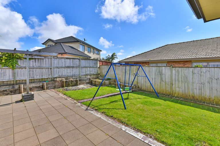 Photo of property in 20 Aberdeen Crescent, Wattle Downs, Auckland, 2103