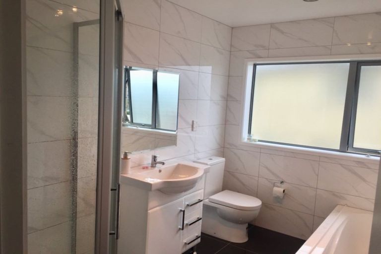 Photo of property in 44d Mountain Road, Mangere Bridge, Auckland, 2022