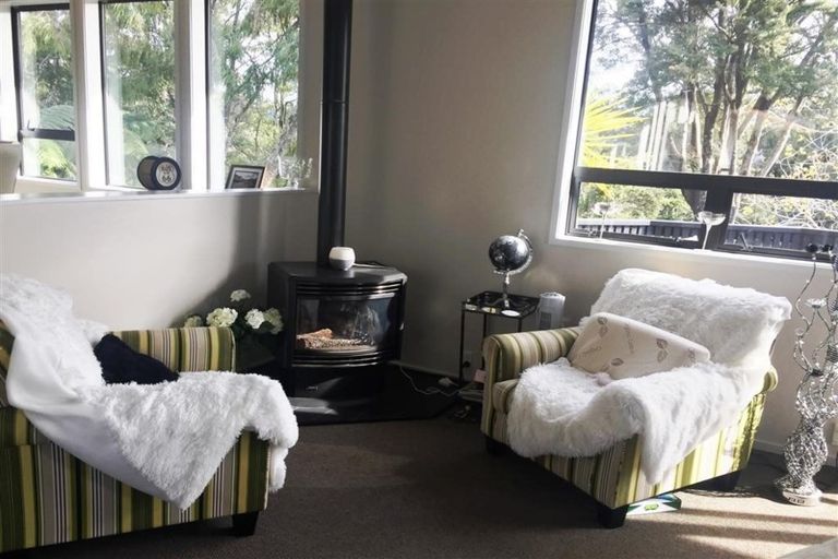 Photo of property in 68a Chatsworth Road, Silverstream, Upper Hutt, 5019