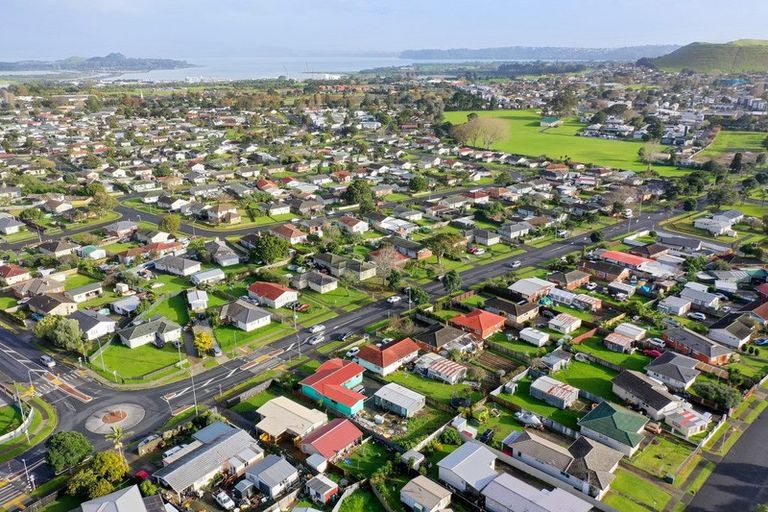 Photo of property in 74 Bader Drive, Mangere, Auckland, 2022