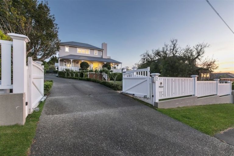 Photo of property in 2 Brassey Road, Birkenhead, Auckland, 0626