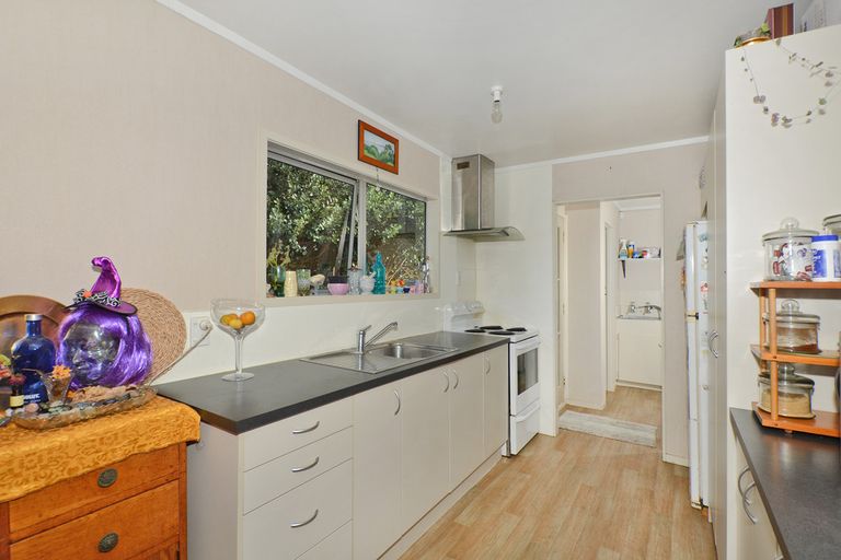 Photo of property in 54 Nottingham Street, Karori, Wellington, 6012