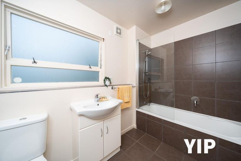 Photo of property in 139 Ruskin Road, Newlands, Wellington, 6037