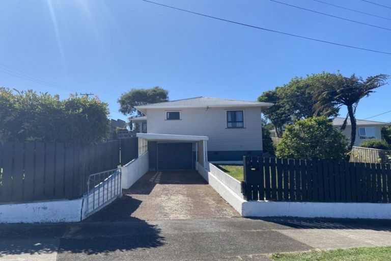 Photo of property in 8 Hughson Street, Waitara, 4320