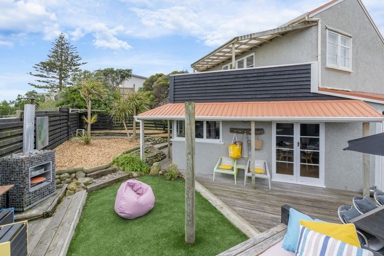 Photo of property in 19 Babbacombe Avenue, Otaki Beach, Otaki, 5512