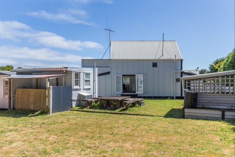 Photo of property in 31 Hydrabad Drive, Waitarere Beach, Levin, 5510