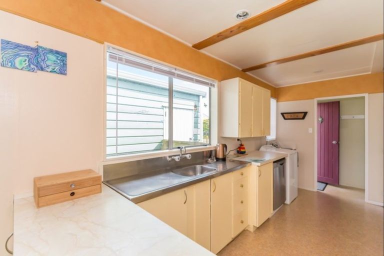 Photo of property in 1 Strathmore Avenue, Levin, 5510