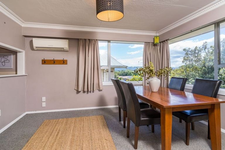 Photo of property in 10 Kinmont Crescent, Kinmont Park, Mosgiel, 9024