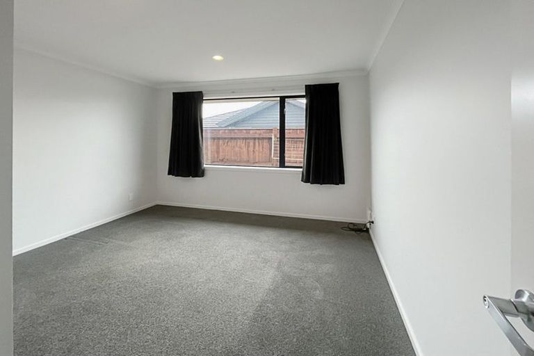 Photo of property in 8 Levi Place, Kelvin Grove, Palmerston North, 4414