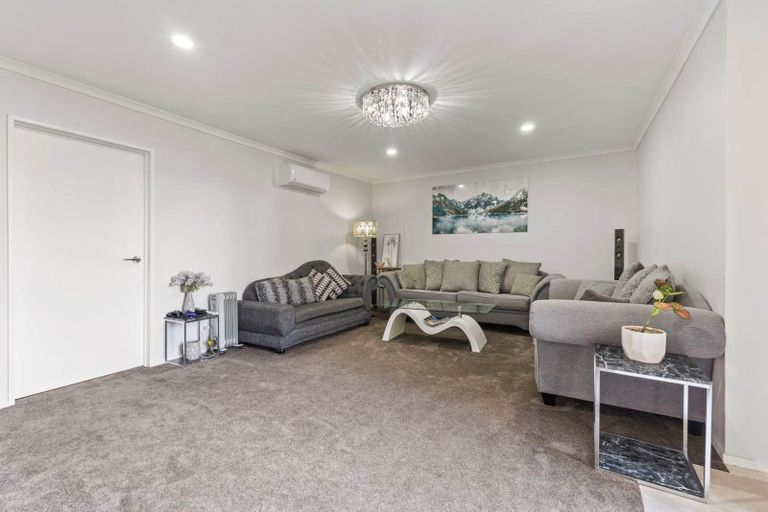 Photo of property in 29 Tarapiroe Avenue, Takanini, 2112