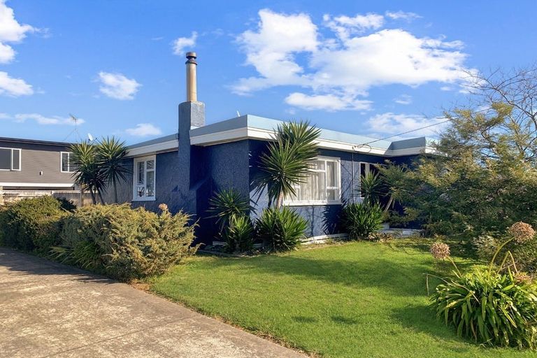 Photo of property in 26 Pratt Avenue, Foxton Beach, Foxton, 4815