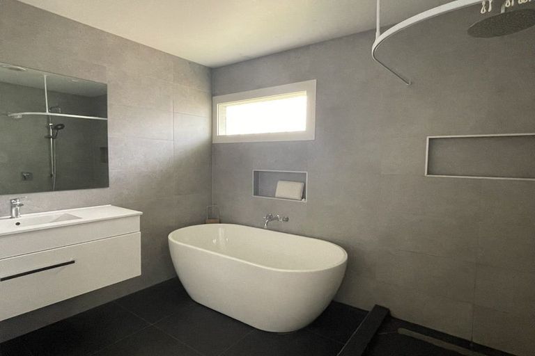 Photo of property in 198 Clovelly Road, Bucklands Beach, Auckland, 2012