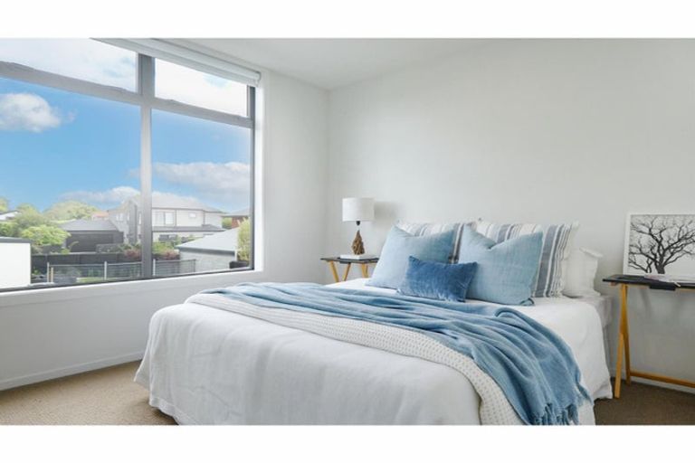 Photo of property in 2/3 Taylors Avenue, Bryndwr, Christchurch, 8052