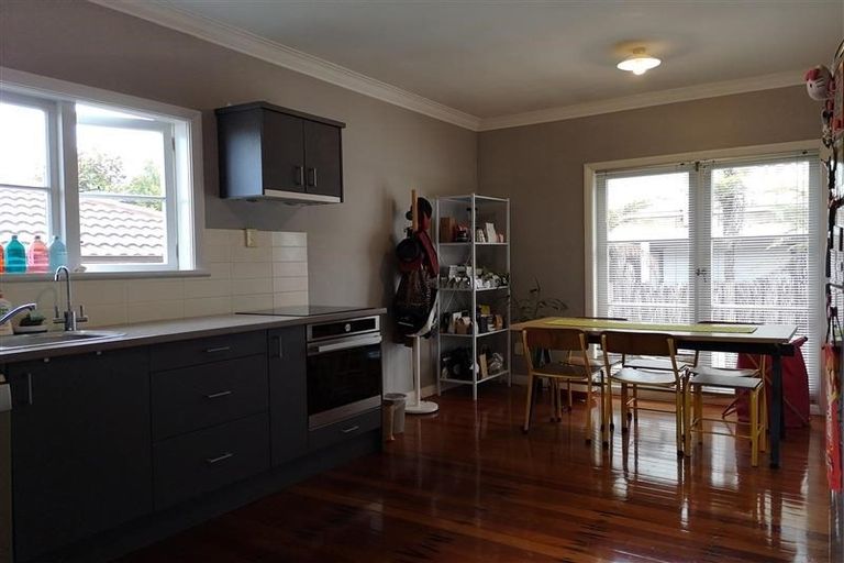 Photo of property in 19 Koromiko Street, New Lynn, Auckland, 0600