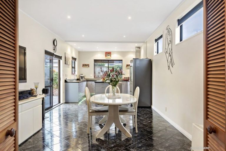 Photo of property in 6 Rua Street, Lyall Bay, Wellington, 6022