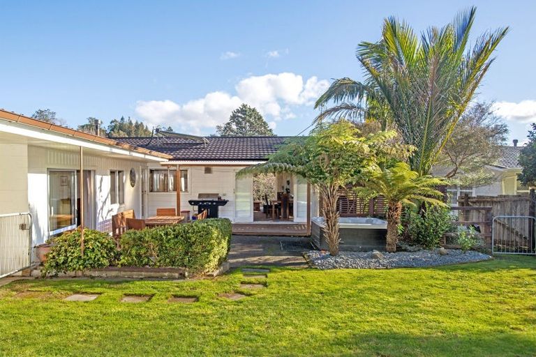 Photo of property in 53 Seddon Crescent, Whataupoko, Gisborne, 4010