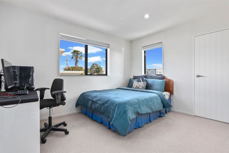 Photo of property in 238 Sturges Road, Henderson, Auckland, 0612