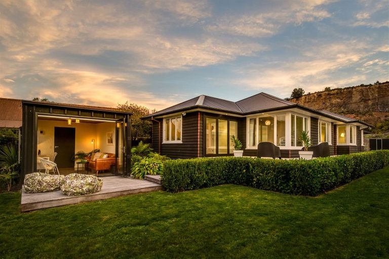 Photo of property in 29 Main Road, Redcliffs, Christchurch, 8081