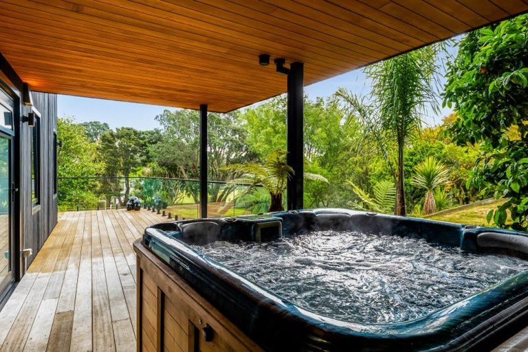 Photo of property in 12a Baring Terrace, Strandon, New Plymouth, 4312