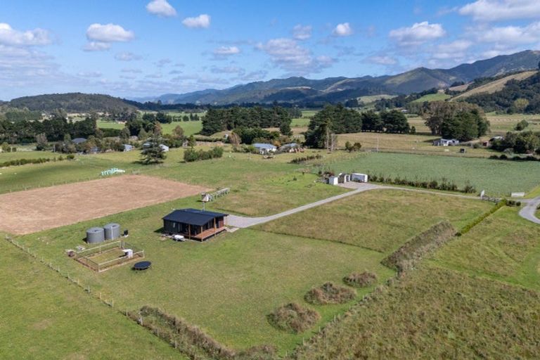 Photo of property in 158 Haringa Road, Carrington, Carterton, 5791