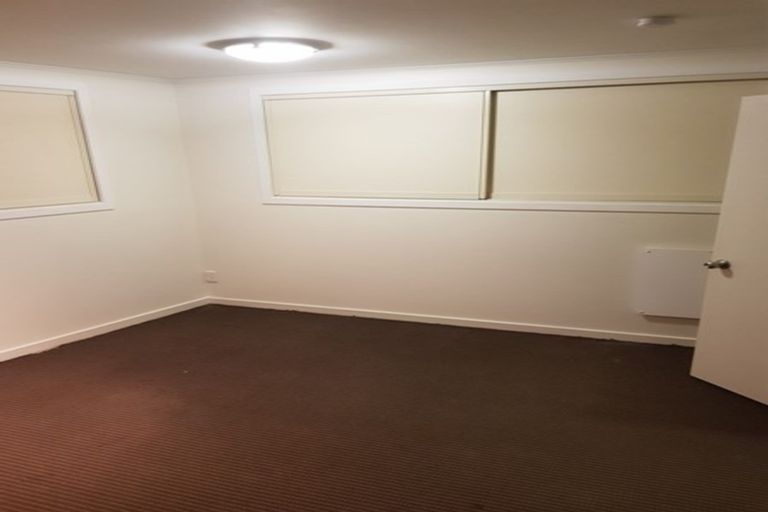 Photo of property in 27a Enfield Road, Hospital Hill, Napier, 4110